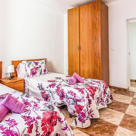Beautiful Apartment In Cordoba With Kitchenette Zewnętrze zdjęcie