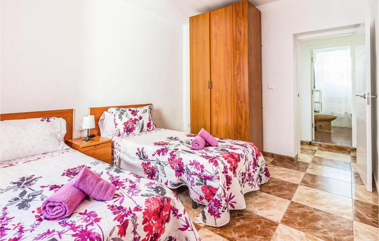 Beautiful Apartment In Cordoba With Kitchenette Zewnętrze zdjęcie